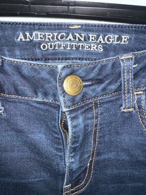 American Eagles Outfitters High-Rise Dark Blue Denim Jeans